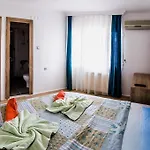 Colophon Hotel *
